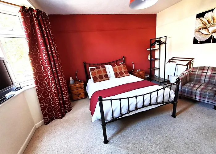 Quiet Comfortable Patcham Studio Free Parking Hallway Shared With Host