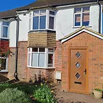 Quiet Comfortable Patcham Studio Free Parking Hallway Shared With Host