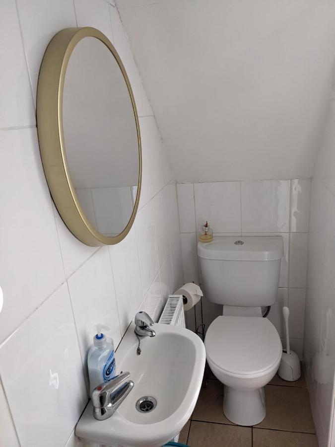 Quiet Comfortable Patcham Studio Free Parking Hallway Shared With Host * Hove