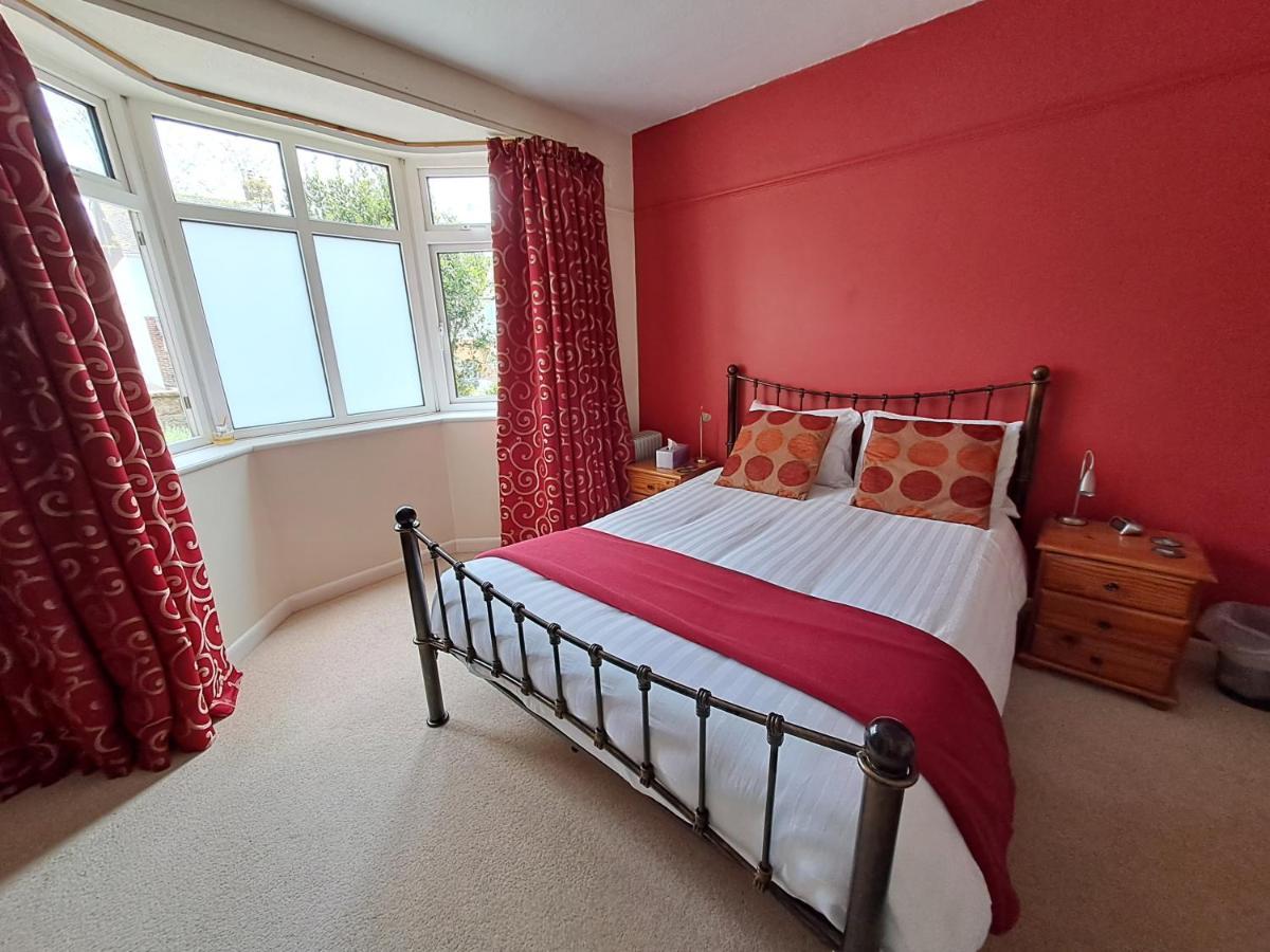 Quiet Comfortable Patcham Studio Free Parking Hallway Shared With Host Appartement Hove